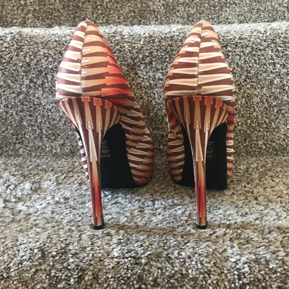 Platform Heels! - Picture 3 of 5